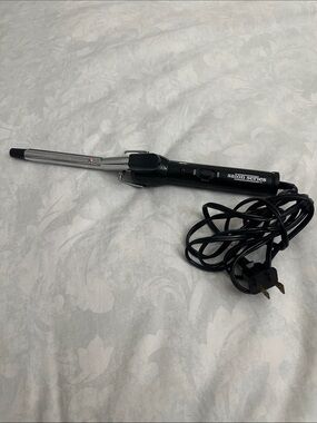 Black Ceramic Curling Wand - Precision Styling